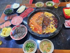 -重庆川渝肥妹火锅