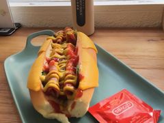 培根热狗-热狗巴士hotdog bus