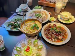 -大头虾越式风味餐厅(光明广场店)