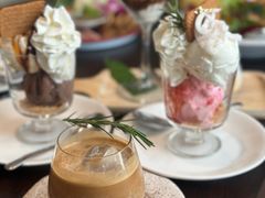 -Chom Cafe and Restaurant