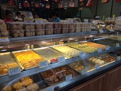 面包甜点陈列柜-赞记龙凤礼饼(广州市二宫向群宾馆店)
