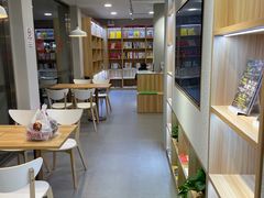 -新华传媒教材书店(中山南二路)