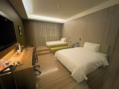 -西安大雁塔科技大学地铁站亚朵酒店