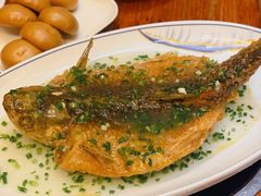葱油鱼-老粤西梧州特色菜餐厅
