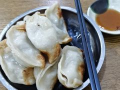 -黄阿姨锅贴大王(万航渡路店)