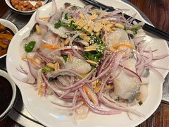 捞起生鱼片-竹林农庄