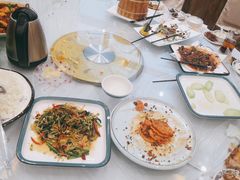 -三江源美食城