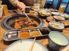 -明洞阿姨·韩式酱蟹烤肉·创意料理(三元桥店)