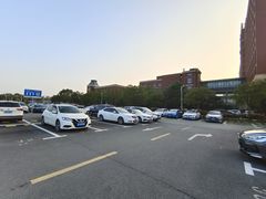 -复旦大学附属华山医院北院-停车场