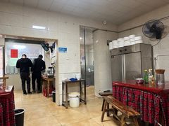 大堂-正宗向东街新化特色牛肉粉馆(一中店)