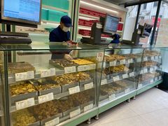 面包甜点陈列柜-上海哈尔滨食品厂(淮海中路店)