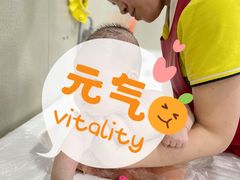 -蓝鲸奇亲子游泳俱乐部