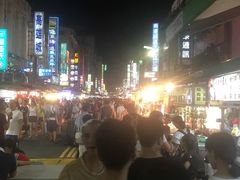 -六合夜市