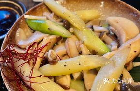 Asparagus Stir-Fried with Mushrooms