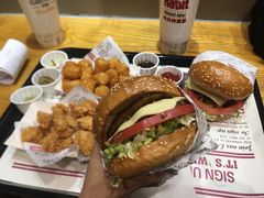-The Habit Burger Grill 哈比特汉堡(爱琴海店)