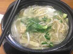 -丽虹云南过桥米线(兴工街店)