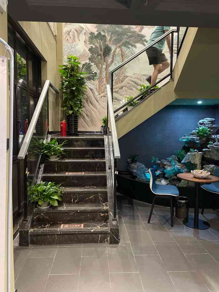 静和泰养生(万荣路静安府店)-"这两天工作强度有点大,肩颈和腰椎都太