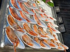 -雍容荟帝王蟹活龙虾展台自助(IFS黑金店)