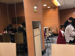 大堂-麦当劳(北京南站店)