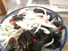洋葱木耳-壹阁胡羊焖饼(特色小吃街店)