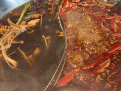 -茅草房·河畔园林火锅