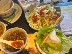 -大头虾越式风味餐厅(光明广场店)