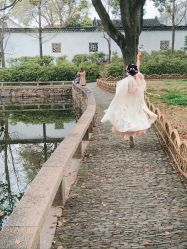 -一揽芳华汉服旗袍体验馆(拙政园店)