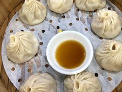 猪肉鲜虾灌汤包-老上海里弄味道(知春路店)