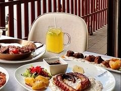-Efes Turkish & Mediterranean Cuisine 艾菲斯餐厅(陆家嘴店)