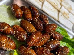 -围炉肉舍•炭烤活鳗•丹东海鲜烤肉(步行街店)