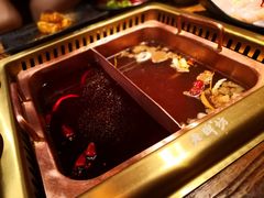 -吴氏老牌坊云南鱼豆花火锅店(通江街店)