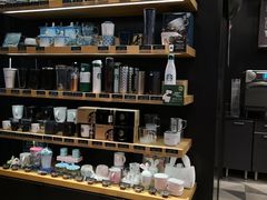 零售区-星巴克(南京鼓楼吾悦广场店)