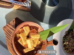 -彩云天云南餐厅
