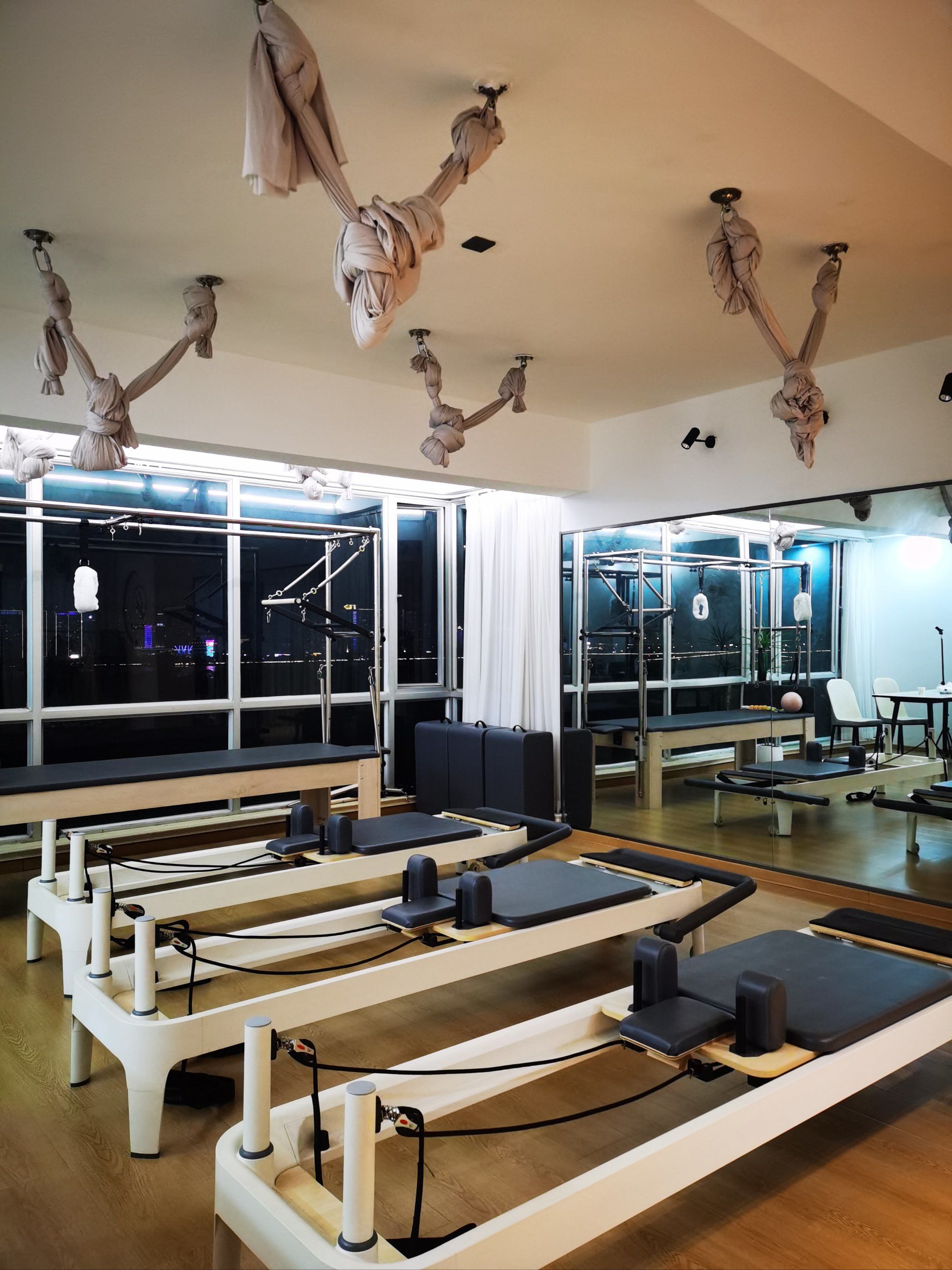 安静的瑜伽房,安静的我