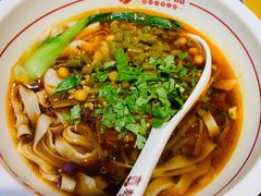-呷佬·长沙手工米粉(金沙江路店)