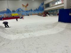 -乔波室内滑雪场