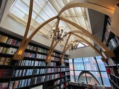 -钟书阁(松江泰晤士小镇店)