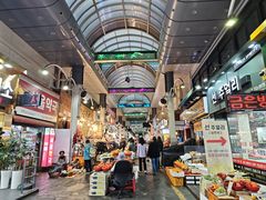 -西归浦每天偶来市场
