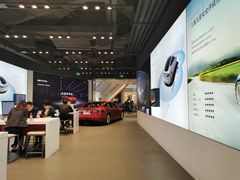-TESLA 特斯拉(上海太古汇体验店)