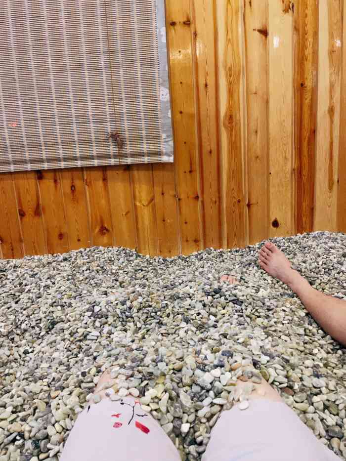 济清泉汗蒸浴馆-"门票五十,能洗澡汗蒸,一楼大厅和男宾区,.