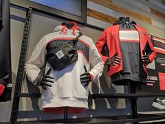 -SKECHERS 斯凯奇(上海国际时尚中心店)