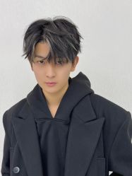 -一家只做男发烫染的店