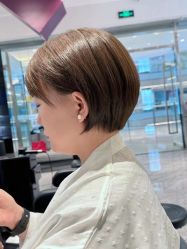-BULB STUDIO 巴柏明星发型工作室
