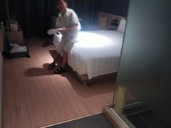 -艾豪森酒店(西安大雁塔大唐不夜城店)