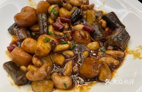 Braised Sea Cucumber with Eel Tubes