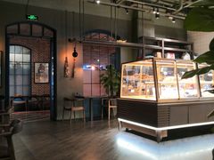 面包甜点陈列柜-黑草莓(重庆路店)