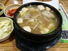 鳕鱼汤-绿岛汤泉韩式休闲会所