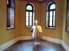 -Nathalie Djurberg与Hans Berg“牛皮纸包裹的月亮”-Prada荣宅当季展览