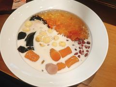 -RUXU入续糖水铺与包(卓悦中心店)