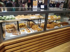 面包甜点陈列柜-七鲜超市(瑞虹天地太阳宫店)